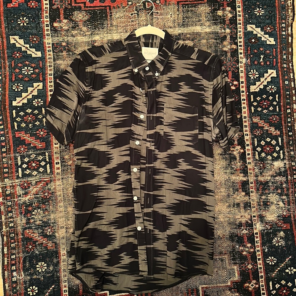 Saturday’s Surf Shop - short sleeve button down - M